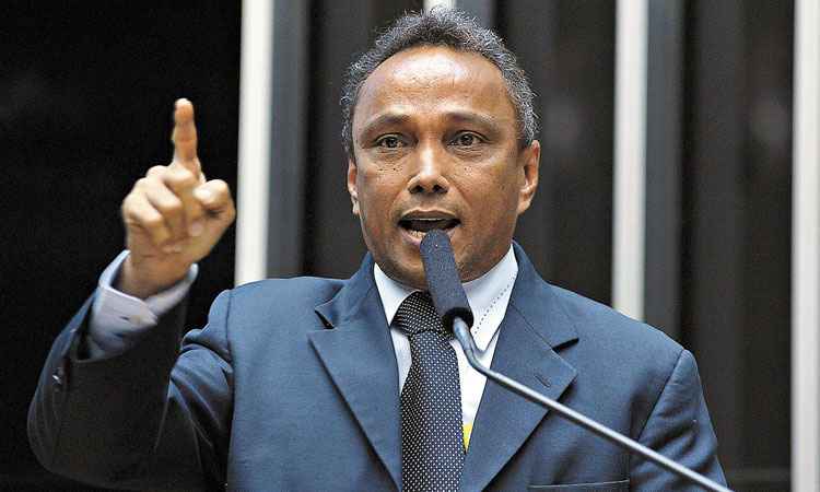 Deputado Sibá Machado anuncia que vai comandar a bancada ... - Estado de Minas