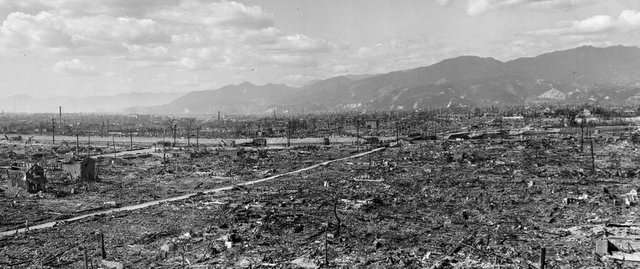 Harbert F. Austin / Museu Memorial da Paz de Hiroshima Harbert F. Austin / Museu Memorial da Paz de Hiroshima