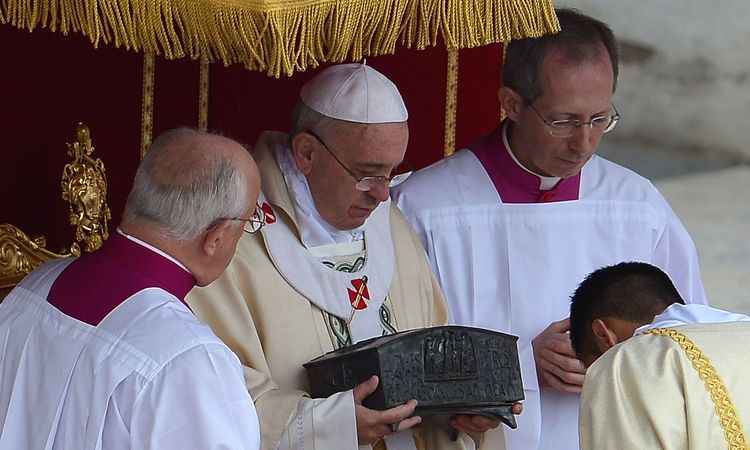 Resultado de imagem para Vaticano proíbe manter cinzas em casa após cremação