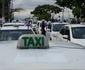 Taxistas fazem carreata em Belo Horizonte nesta segunda-feira