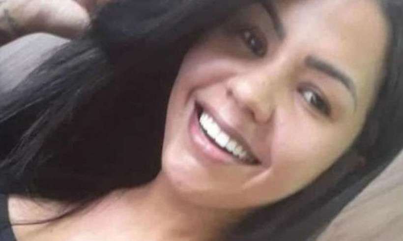 Família mineira enterra corpo de jovem morta misteriosamente na Bahia