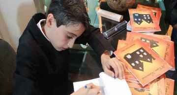 Autor-mirim aproveita castigo para ordenar ideias e escrever um livro (Antonio Lemos/Divulga��o)