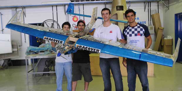 Aeromodelo constru do por alunos da UFMG ganha competi o nos EUA