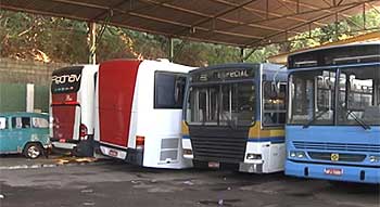 Veículos apreendidos na rodoviária clandestina  (Reprodução TV Alterosa )