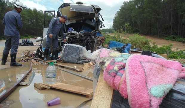 Micro-ônibus transportava pacientes que iriam fazer tratamento em Montes Claros (Rogeriano Cardoso/Especial EM)