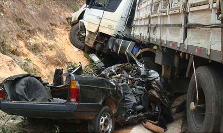 03)-SITUAÇÃO DA BR-251 EM SALINAS-MG, PARAMOS NO SABOR DE MINAS, VIAGEM DE  CARRO PARA O NORDESTE 