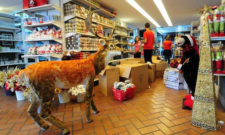 Natal chega mais cedo às lojas de BH, que oferecem enfeites e panetones -  Economia - Estado de Minas