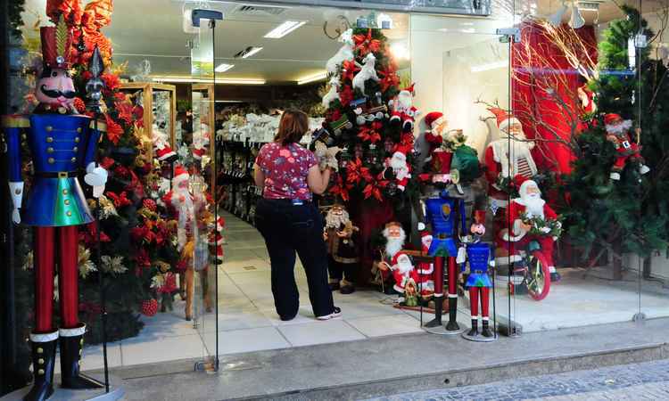Natal chega mais cedo às lojas de BH, que oferecem enfeites e panetones -  Economia - Estado de Minas