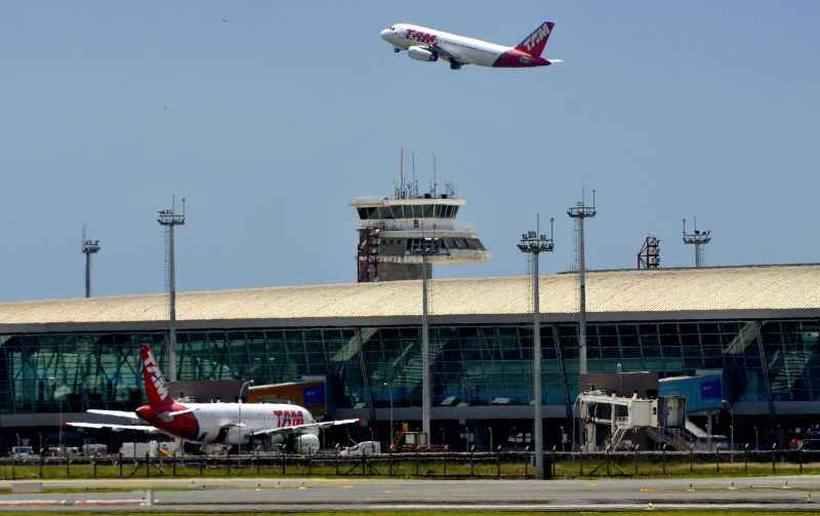 Não há mais combustível no Aeroporto de Brasília, avisa concessionária - Economia - Estado de Minas