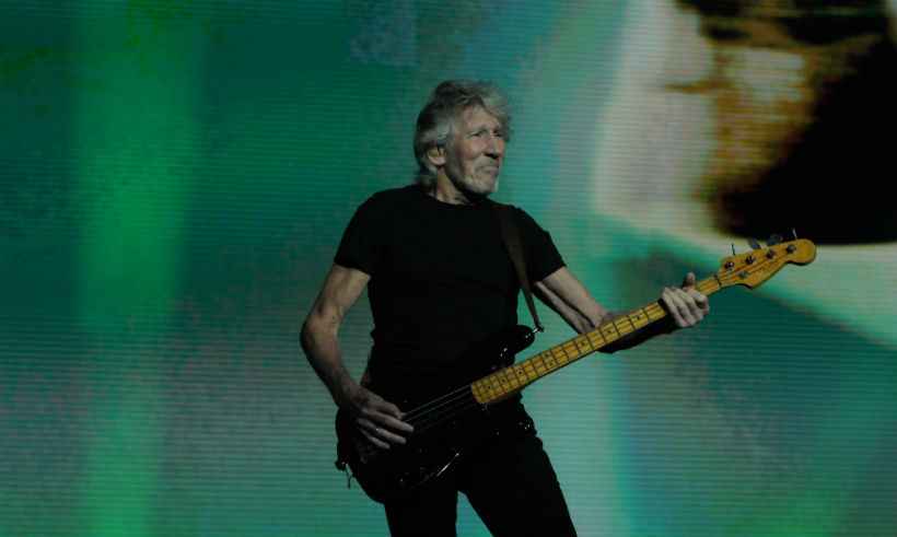 Roger Waters leva música e política ao palco do Mineirão nesta