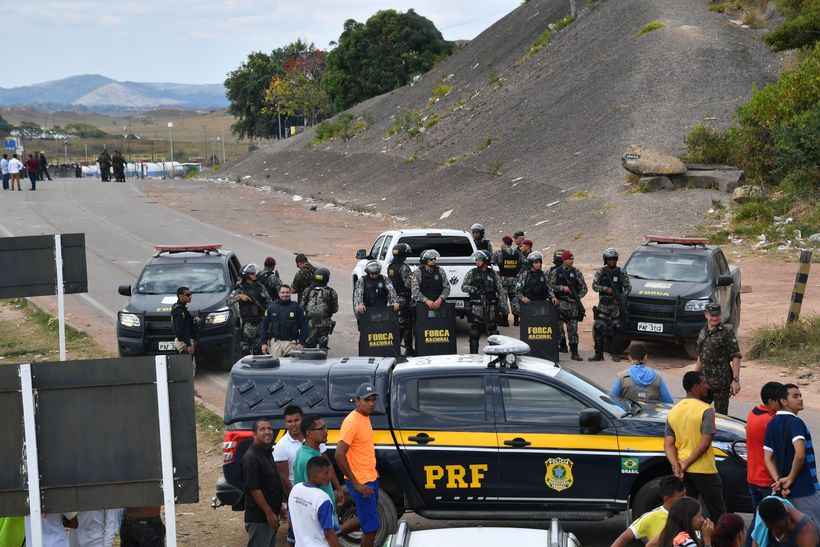 Exército da Venezuela entra em confronto com manifestantes na