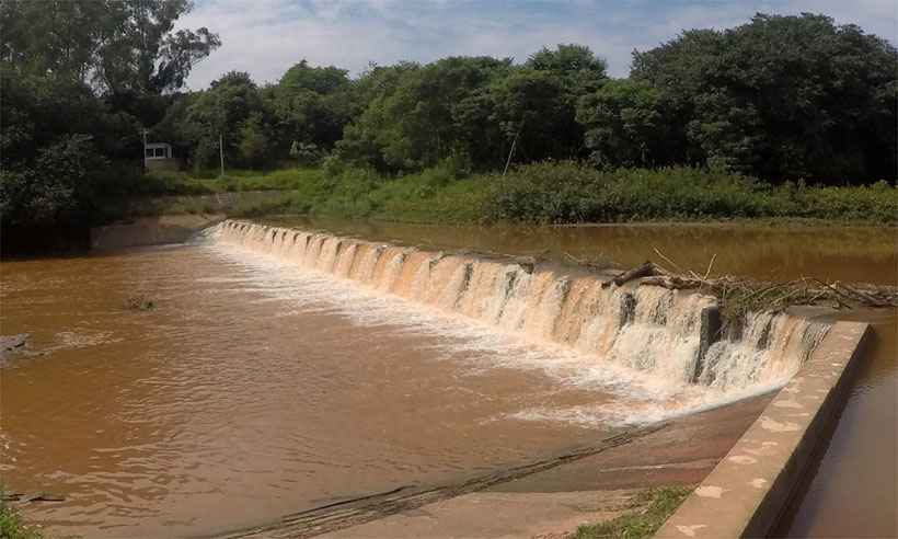 Vereadores visitam sistema de tratamento da Copasa no Rio das