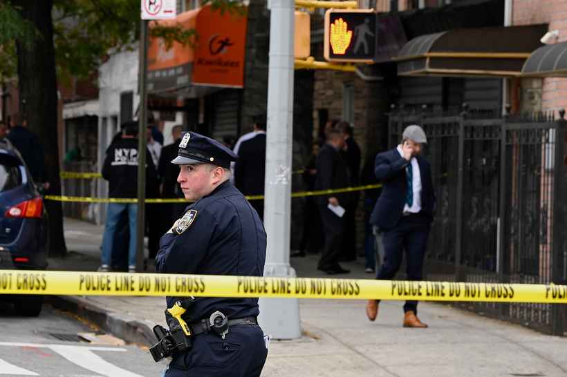 Tiroteio em NY tem pelo menos quatro mortos e três feridos