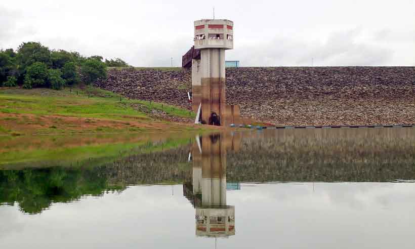 Nível de barragem cai e Montes Claros volta ao racionamento de água - Estado de Minas