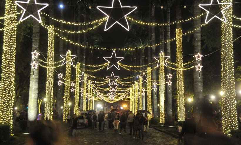 Decoração natalina é inaugurada na Praça da Liberdade, em Belo Horizonte -  Gerais - Estado de Minas