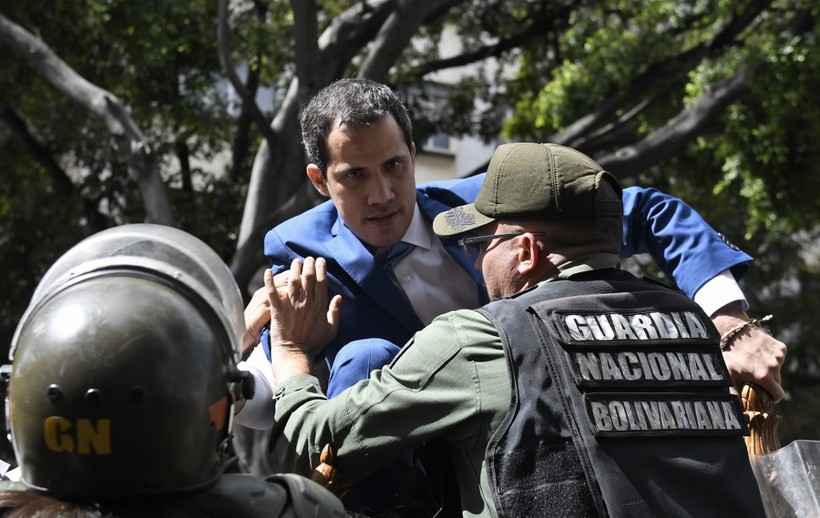 Brasil acusa Maduro de impedir 'à força' reeleição de Guaidó