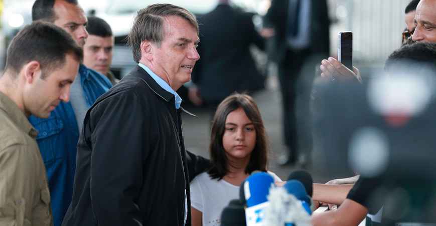 Bolsonaro publica foto em que aparece com a filha Laura, Brasil