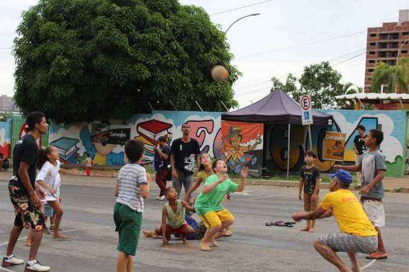 Não Existe Idade para Brincar: Jogos e Brincadeiras Populares na 8ª Série:  BOLINHA DE GUDE ! ! !