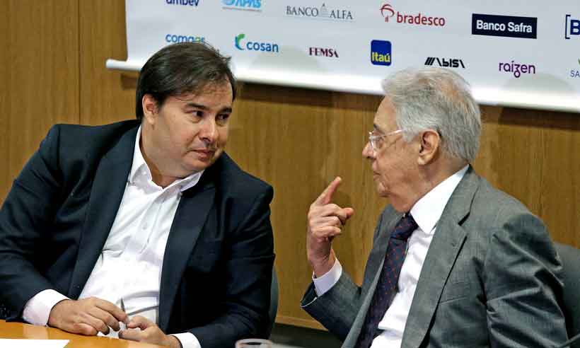 PARLAMENTARES BOLSONARISTAS TIRAM FOTO COM GEN. HELENO APÓS FIM DA CPMI 