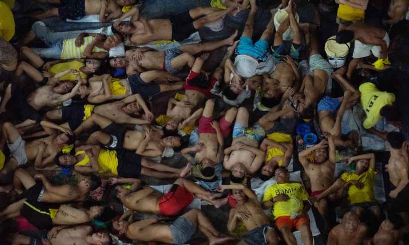 Papa alerta para risco de calamidade em prisões por coronavírus