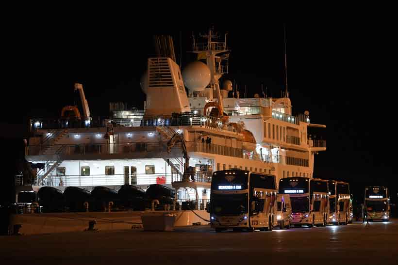 Uruguai faz desembarque de cruzeiro com mais de 100 casos de Covid-19