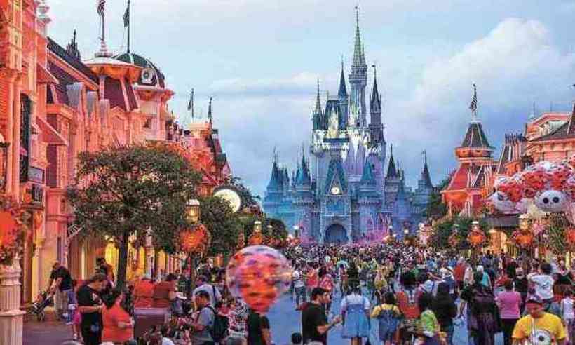 Coronavírus: Disney World vai parar de pagar salários a 43 mil trabalhadores
