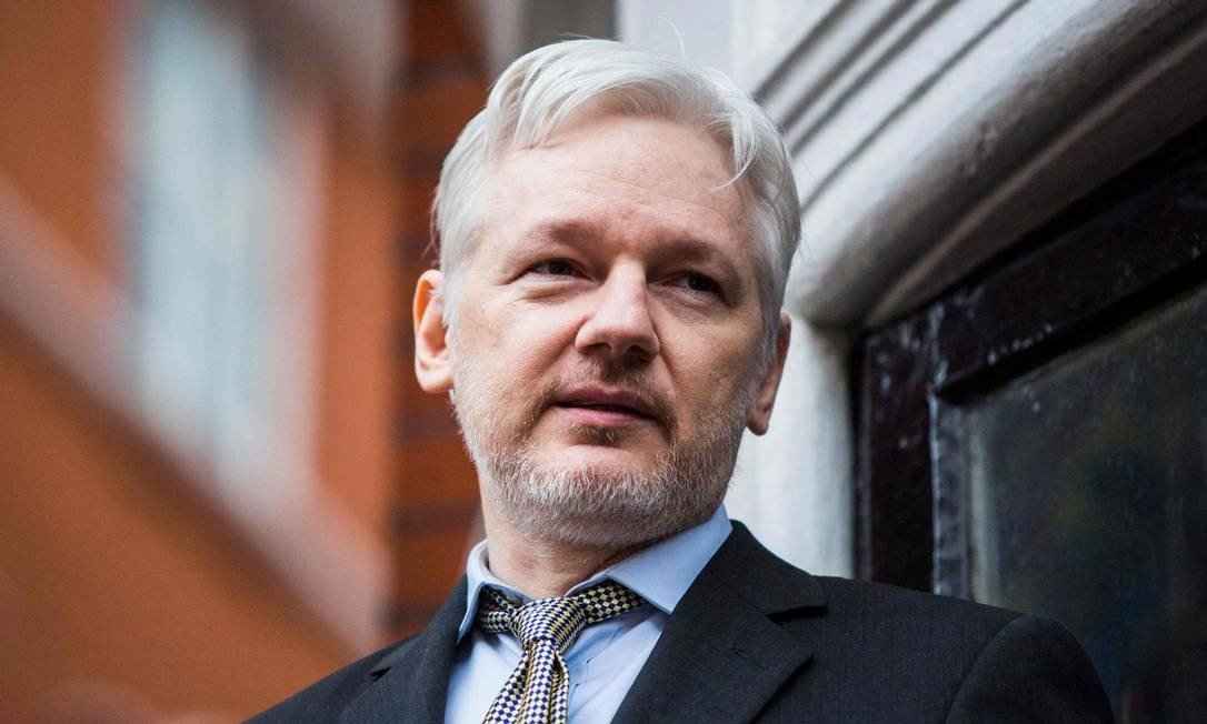 Fundador do Wikileaks teve dois filhos com advogada durante asilo na embaixada do Equador