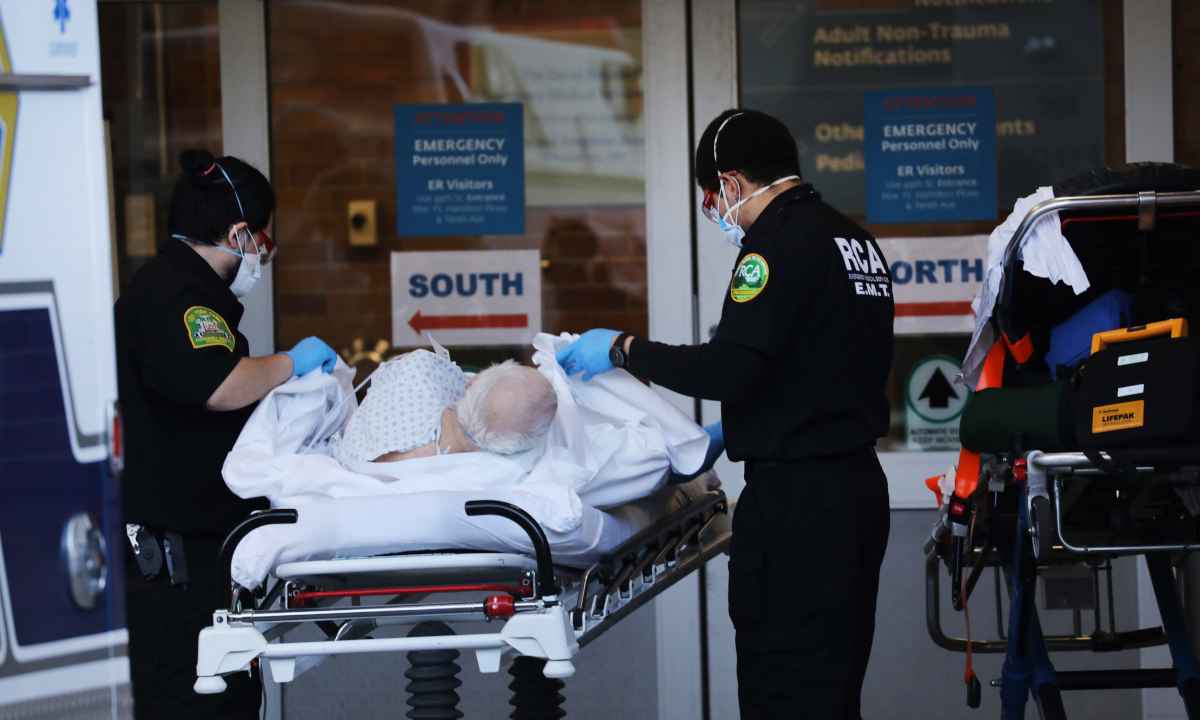 Estados Unidos registram 2.228 mortes por COVID-19 em 24 horas