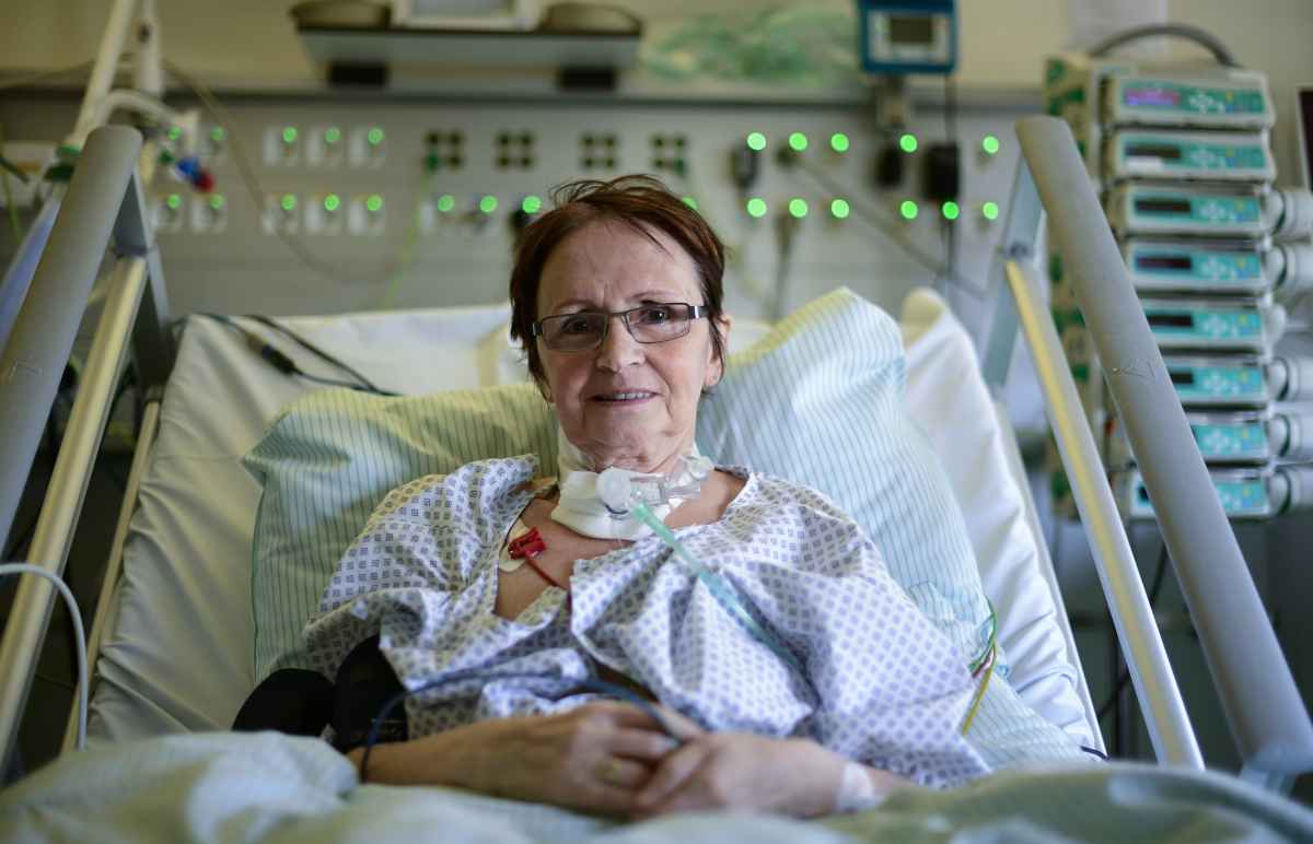 Paciente do coronavírus se recupera após três semanas de UTI na Alemanha