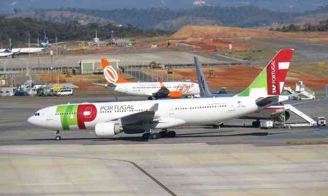 Portugal limita número de passageiros em aviões