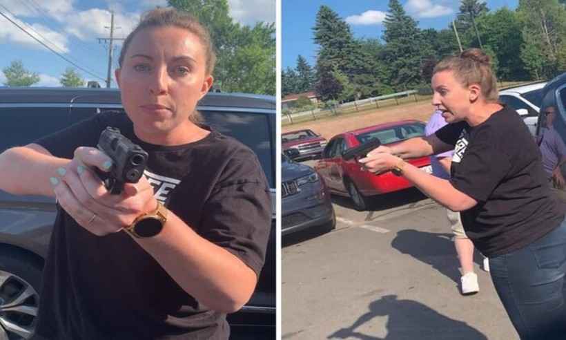 Mulher branca aponta arma para família negra após discussão em estacionamento