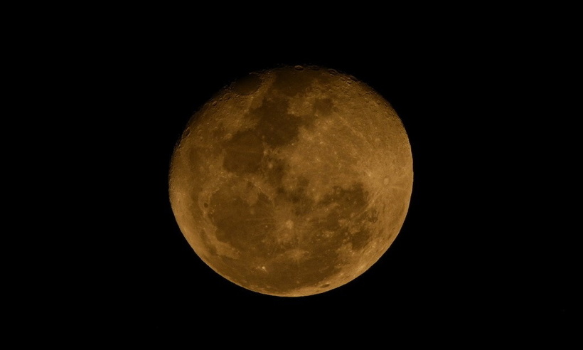 Fabricar o cheiro da Lua? A aposta maluca de um alquimista francês