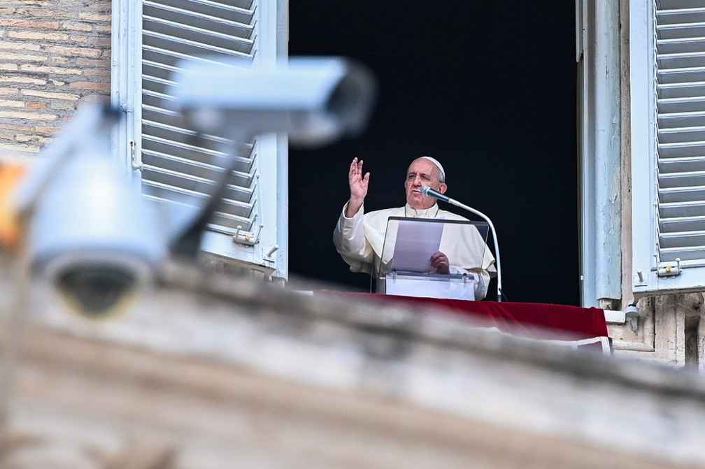 'Fofoca é uma peste pior que a COVID-19', diz Papa Francisco