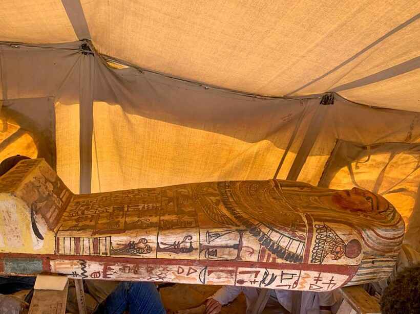 Descobertos 14 sarcófagos de 2.500 anos, em Saqqara, Egito