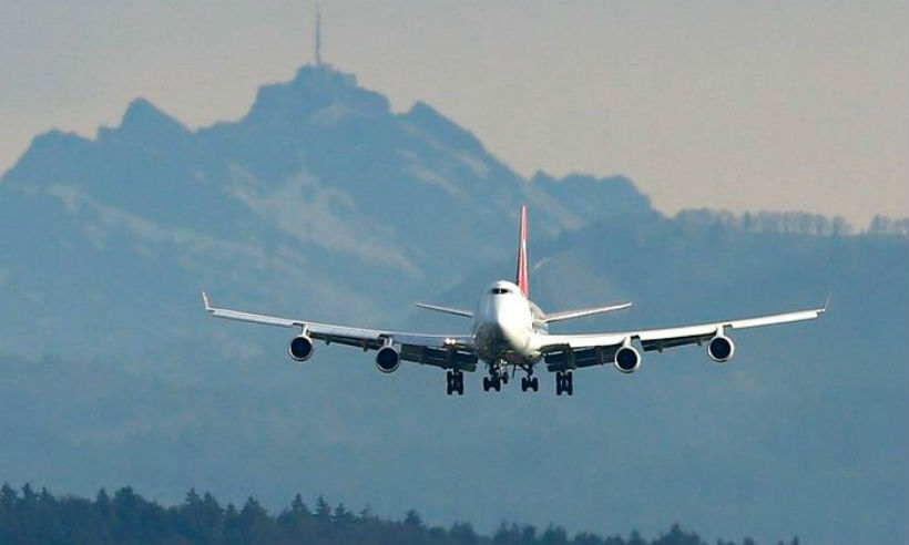 Indonésia: 62 pessoas estavam em Boeing que desapareceu após decolagem