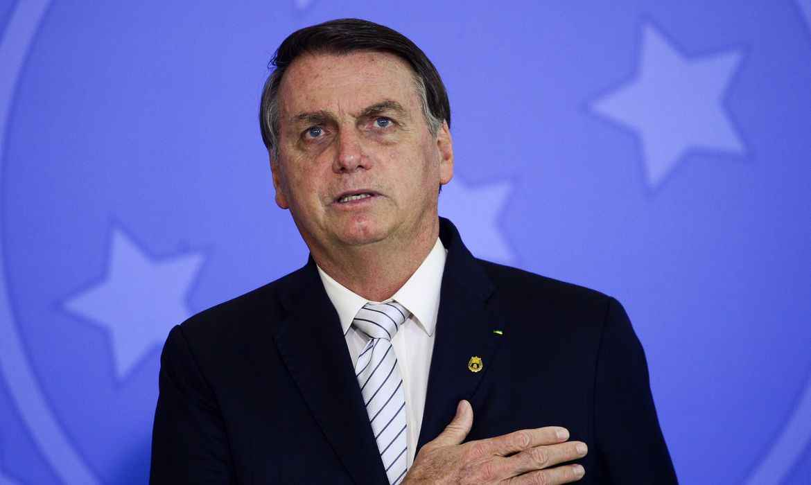Bolsonaro anuncia novo atraso na entrega de vacinas da Índia para o Brasil