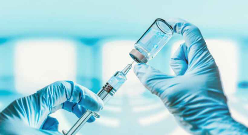 COVID-19: vacina da Oxford vai ser testada em crianças e adolescentes