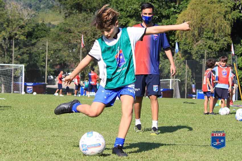 Jogo entre Zico 10 e Masters do Remo leva grandes talentos do futebol ao  Mangueirão