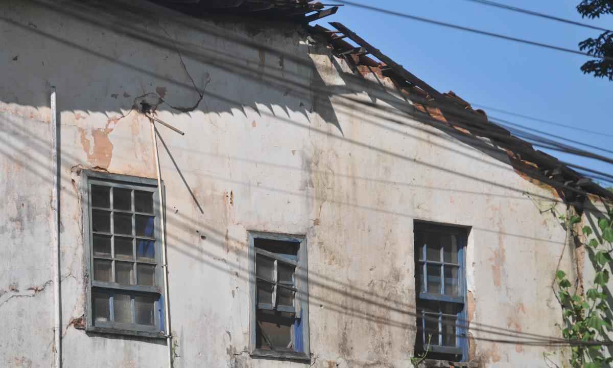 Desabamento de casa revela antiga mina de ouro na cidade histórica