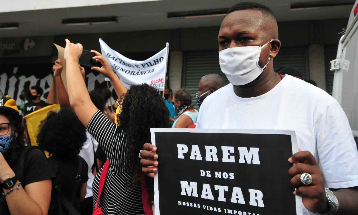 Movimento negro espera mais punições ao racismo em 2022 - DiversEM - Estado  de Minas