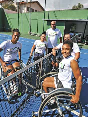 Melhores tenistas em cadeira de rodas disputam torneio