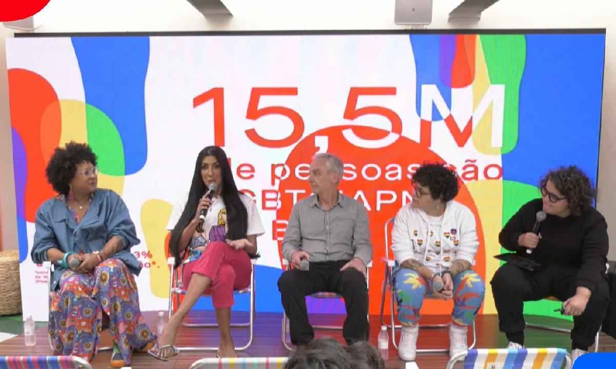 Polêmica nas escolas, questão LGBT ganha espaço em gibis e canais infantis  - 12/10/2019 - UOL TAB