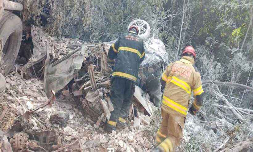 Conheça a BR 251, belezas e perigo no trecho da Serra de Francisco Sá em  Minas Gerais 