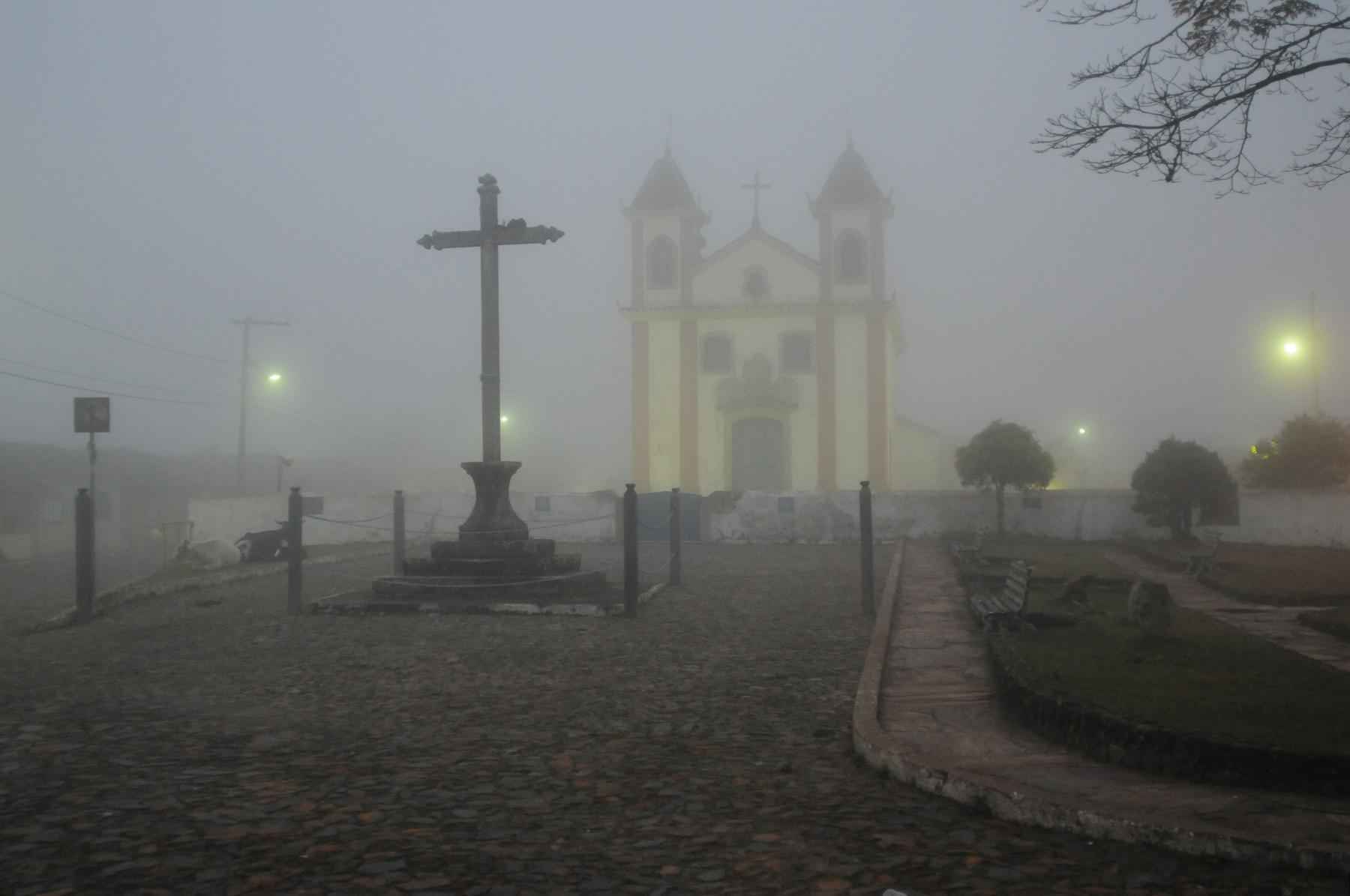 Neblina se espalha nos pontos altos de BH; fim de semana pode ter sol –  Portal de Monte Verde