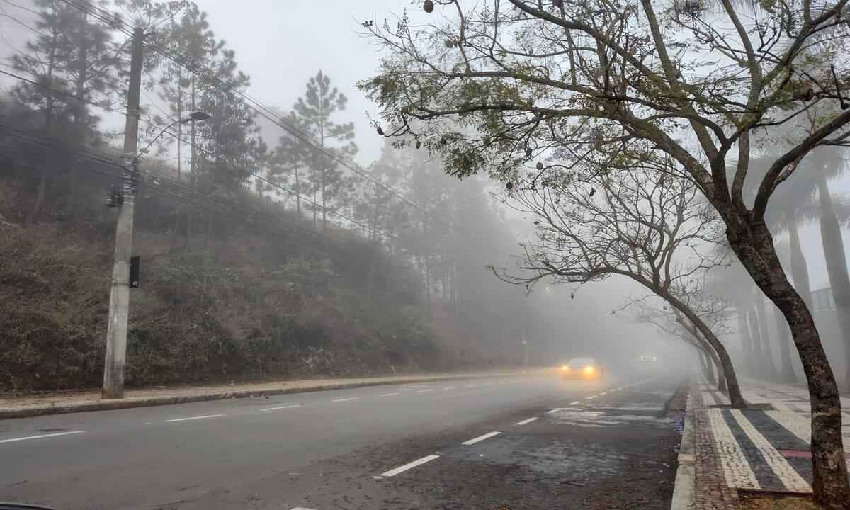 Neblina se espalha nos pontos altos de BH; fim de semana pode ter sol –  Portal de Monte Verde